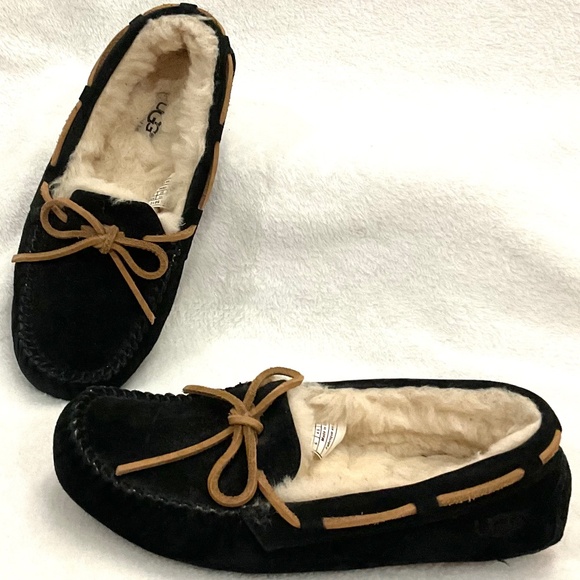 BLACK UGG DAKOTA SUEDE SLIPPER LOAFERS SLIP ON MOCCASIN SHOES SZ 6 - Picture 1 of 12